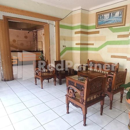 Hotel Palem 2 Syariah Malang Redpartner ภายนอก รูปภาพ