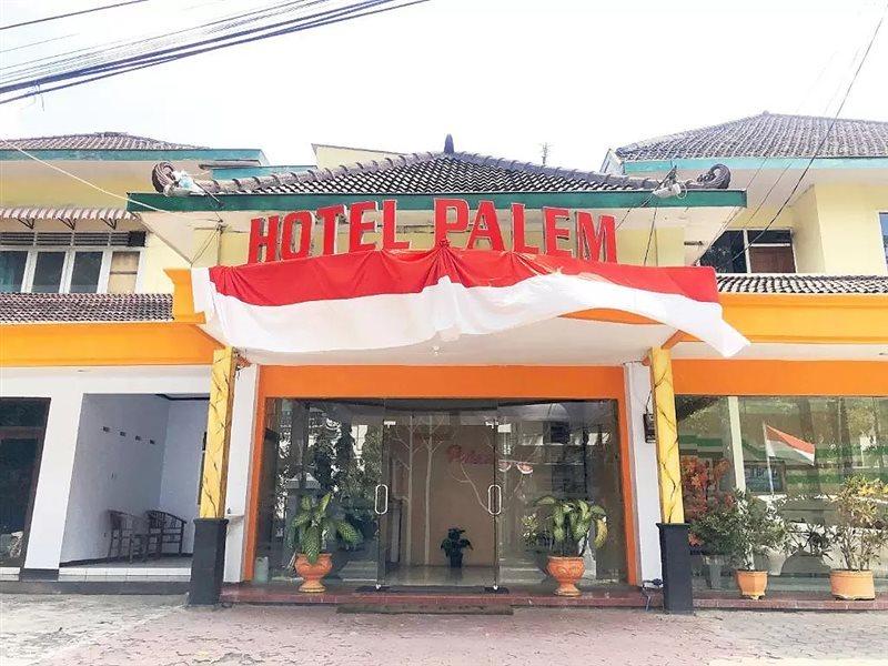 Hotel Palem 2 Syariah Malang Redpartner ภายนอก รูปภาพ