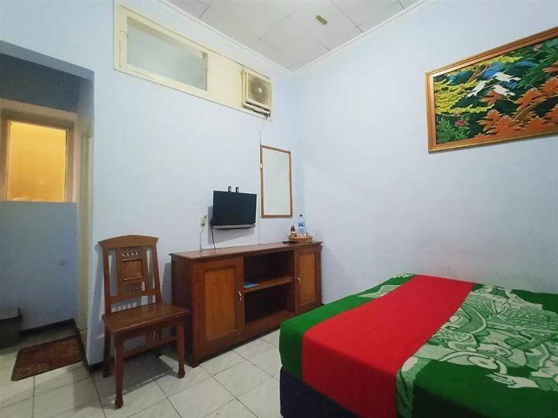 Hotel Palem 2 Syariah Malang Redpartner ภายนอก รูปภาพ