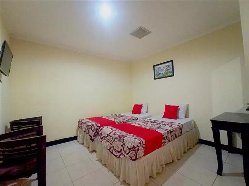 Hotel Palem 2 Syariah Malang Redpartner ภายนอก รูปภาพ