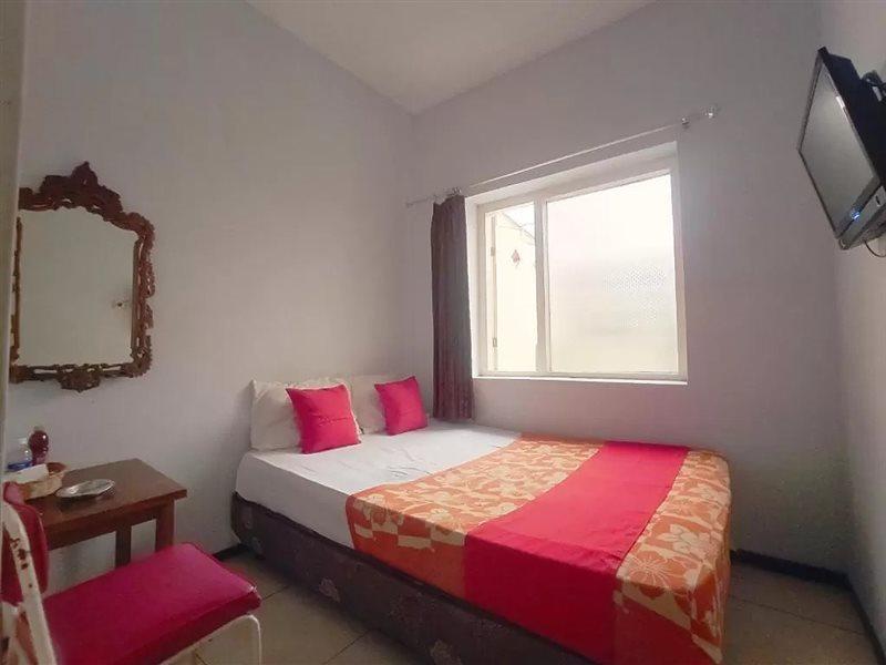 Hotel Palem 2 Syariah Malang Redpartner ภายนอก รูปภาพ