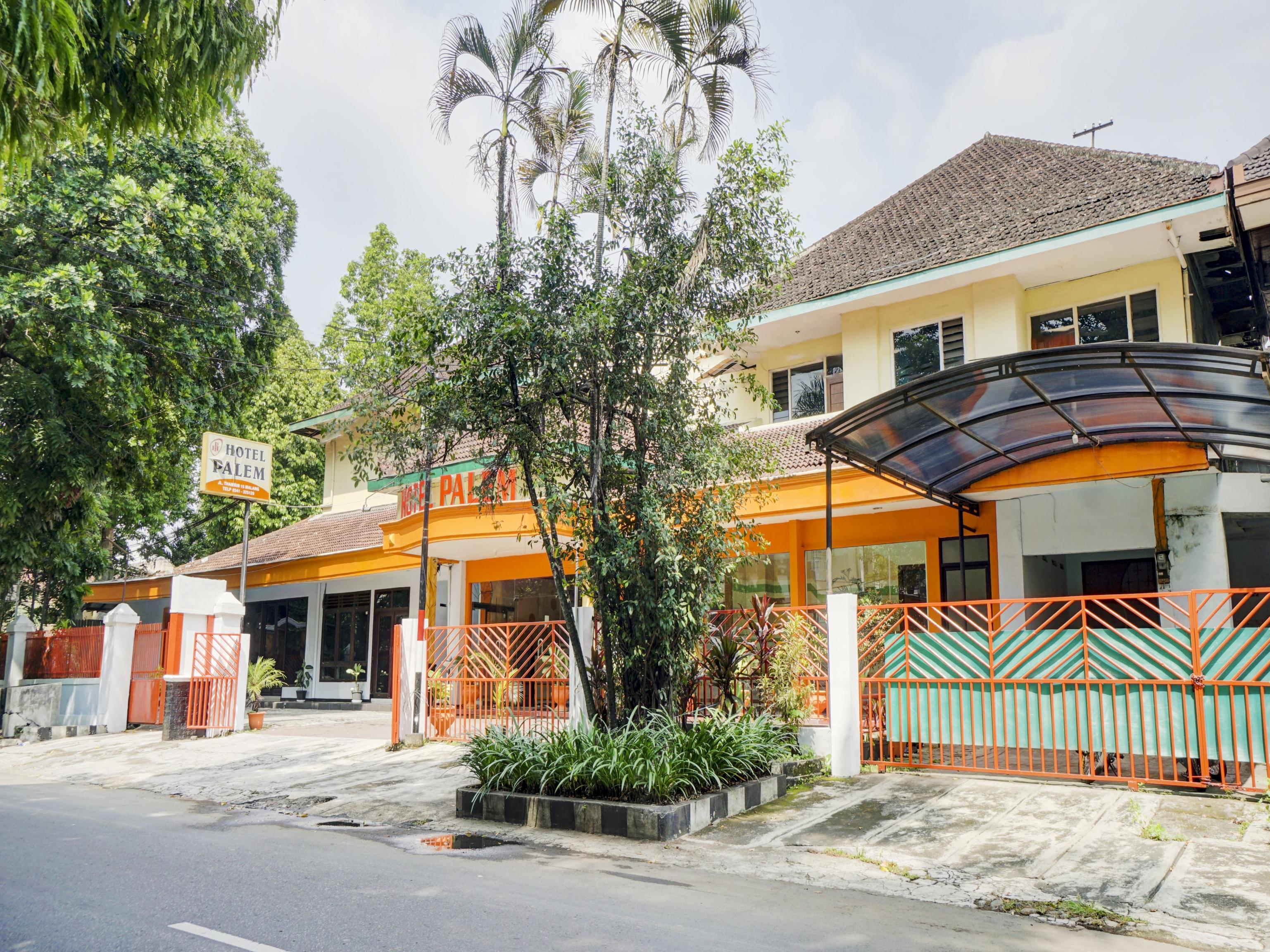 Hotel Palem 2 Syariah Malang Redpartner ภายนอก รูปภาพ