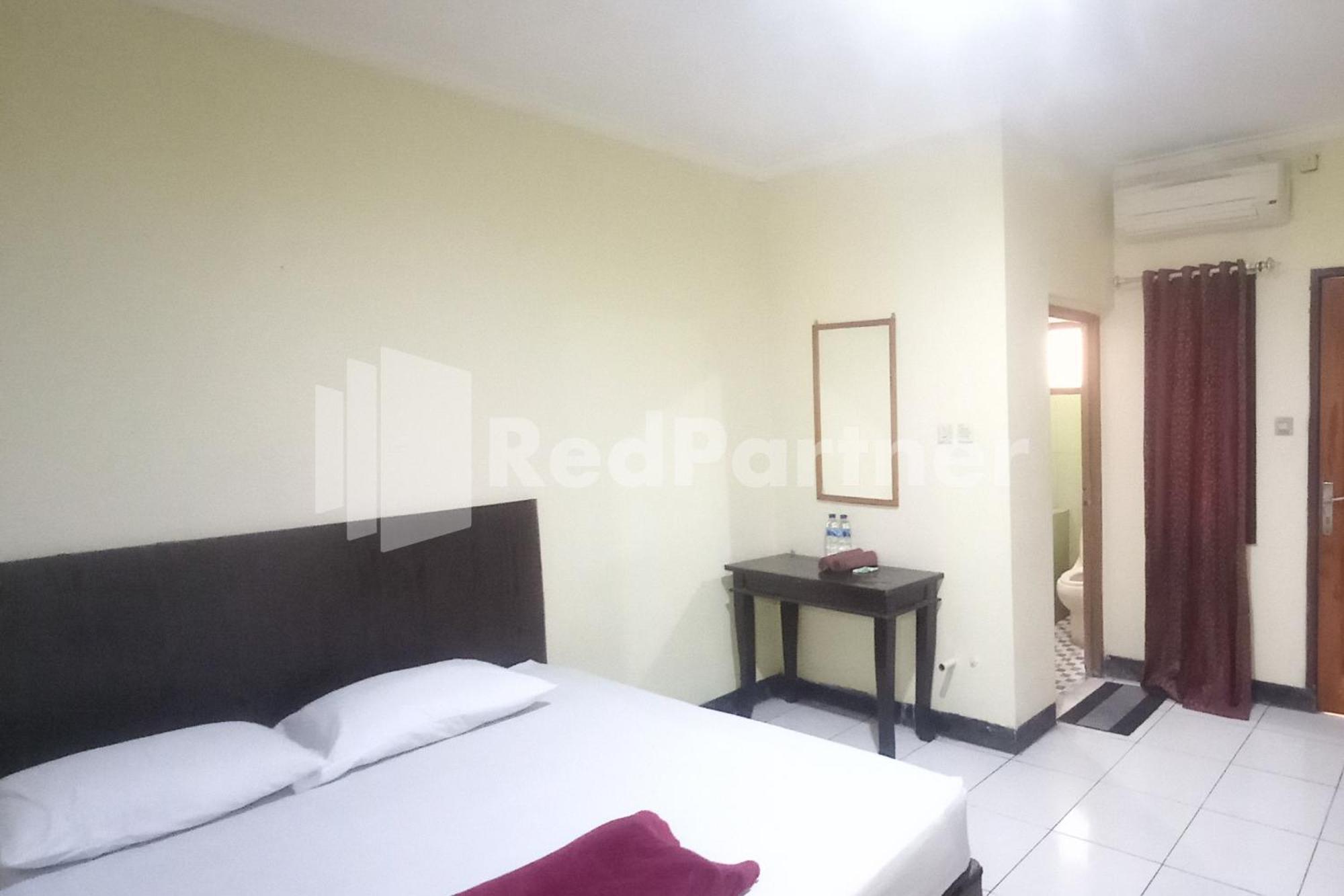 Hotel Palem 2 Syariah Malang Redpartner ภายนอก รูปภาพ
